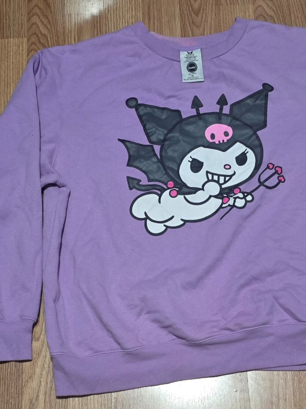 Women's Sanrio Kuromi Sweatshirt Size XL Goth Alt Emo Light Purple Sweater Used